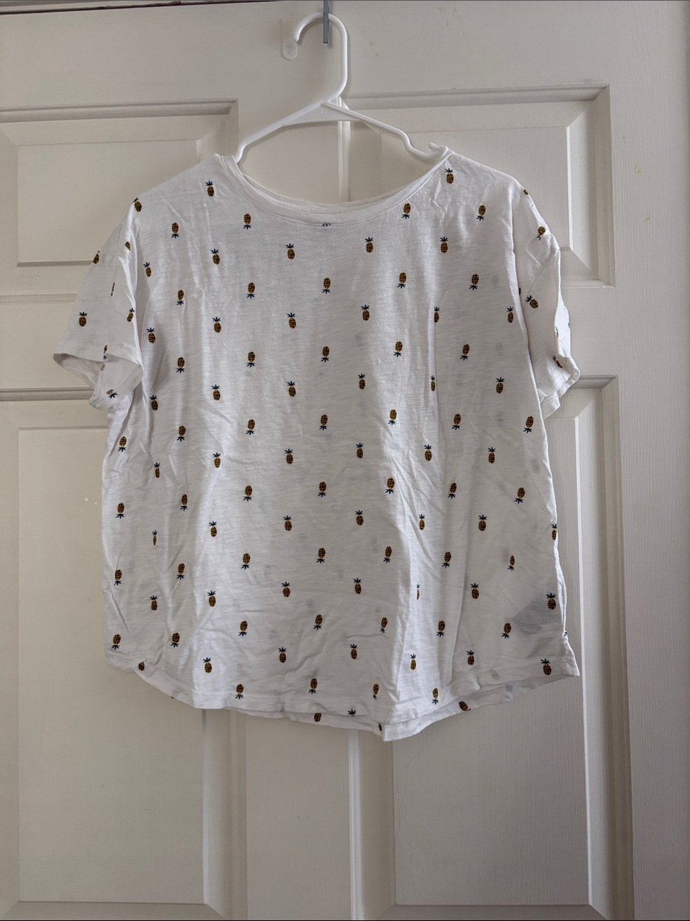 Old Navy White Short Sleeve Tee with Pineapple Print